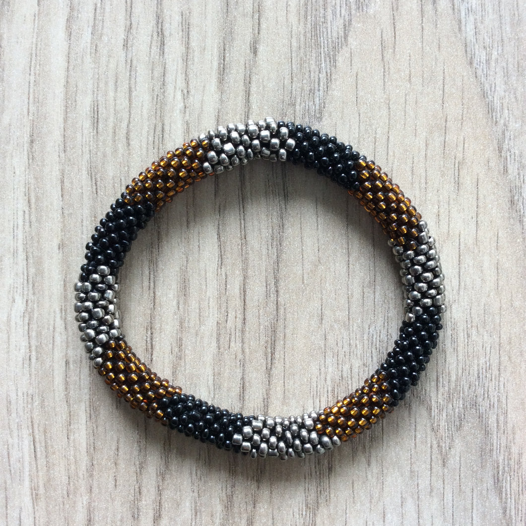 BLACK BEAD BRACELET