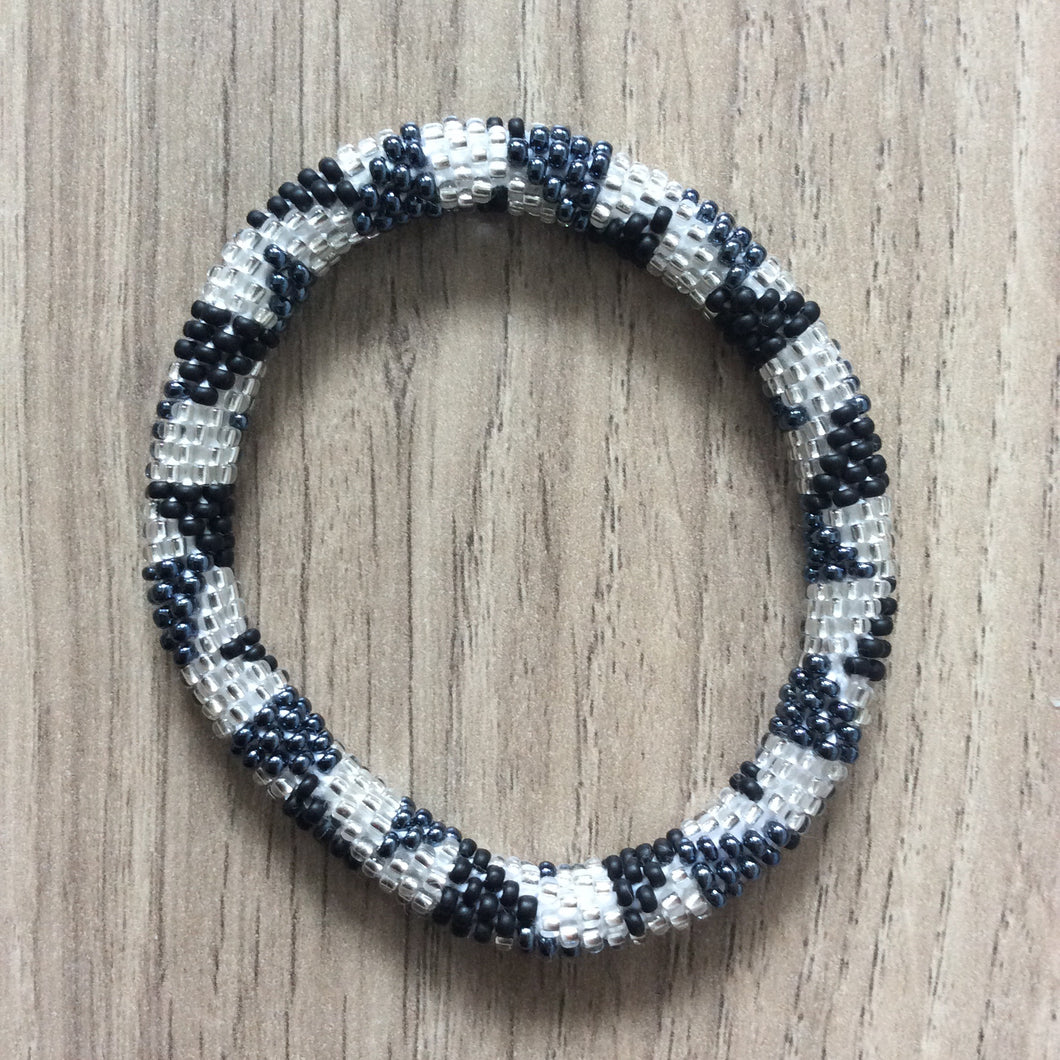 TRIANGLE DANCE BRACELET